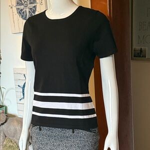 NWT northern reflections size small Black and White Striped Women's Top